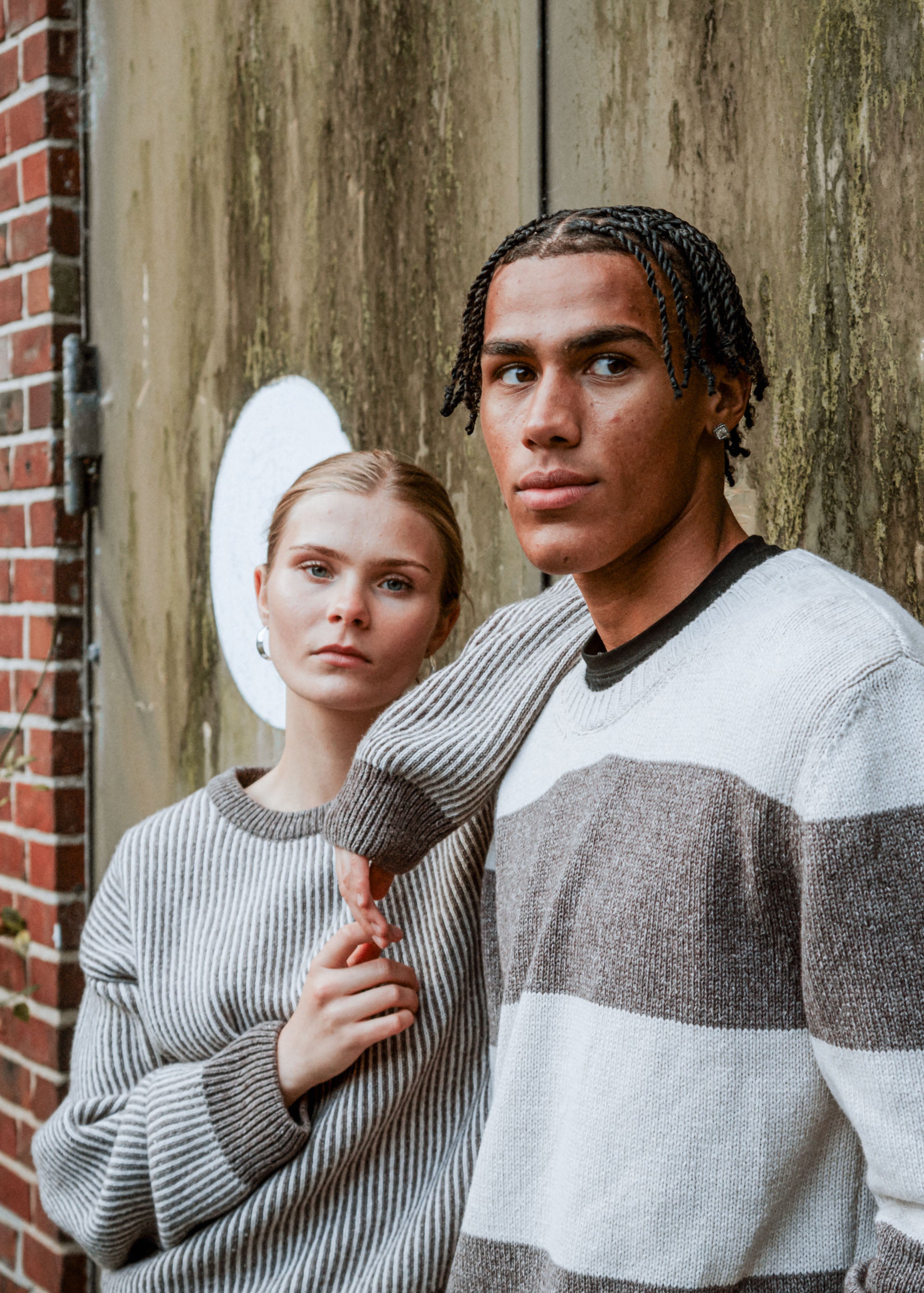 Unser Model CJ ist <strong>187 cm</strong> groß und trägt <strong>Größe L</strong>.#
