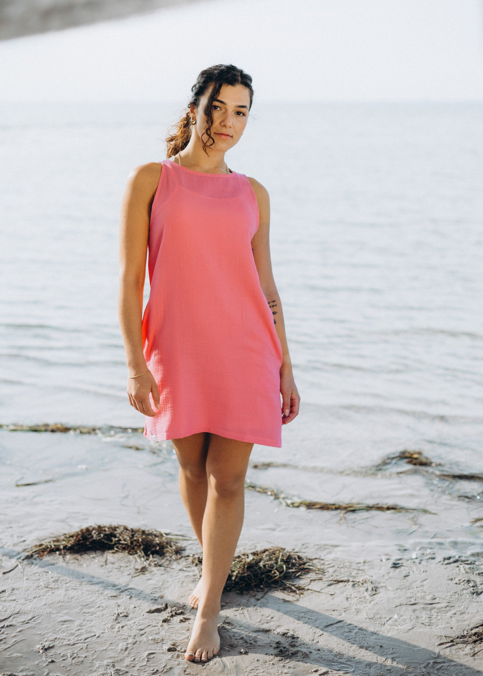 Unser Model Acelya ist <strong>173 cm</strong> groß und trägt <strong>Größe S</strong>.#