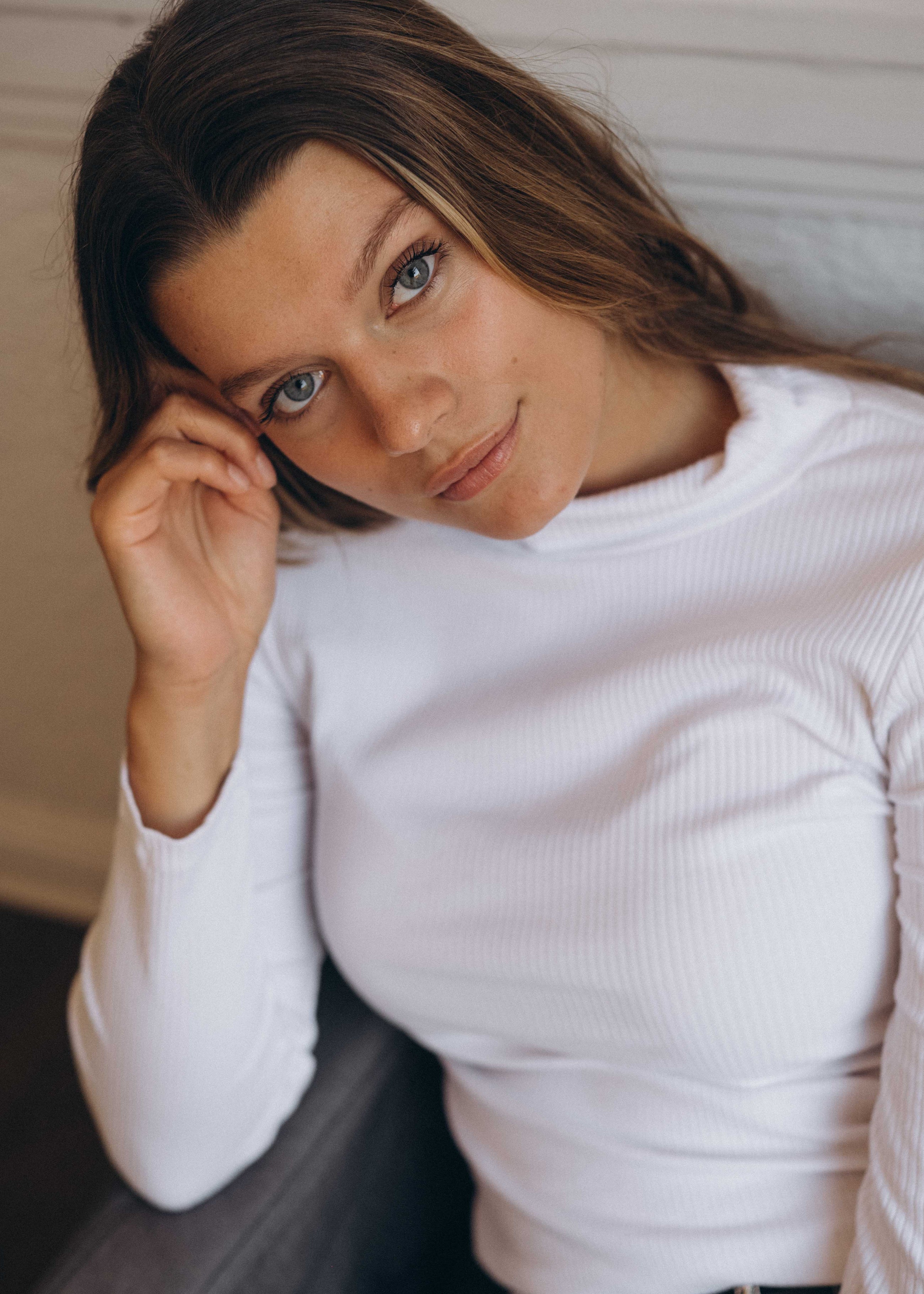 Unser Model Lotti ist <strong>184 cm</strong> groß und trägt <strong>Größe L</strong>.#