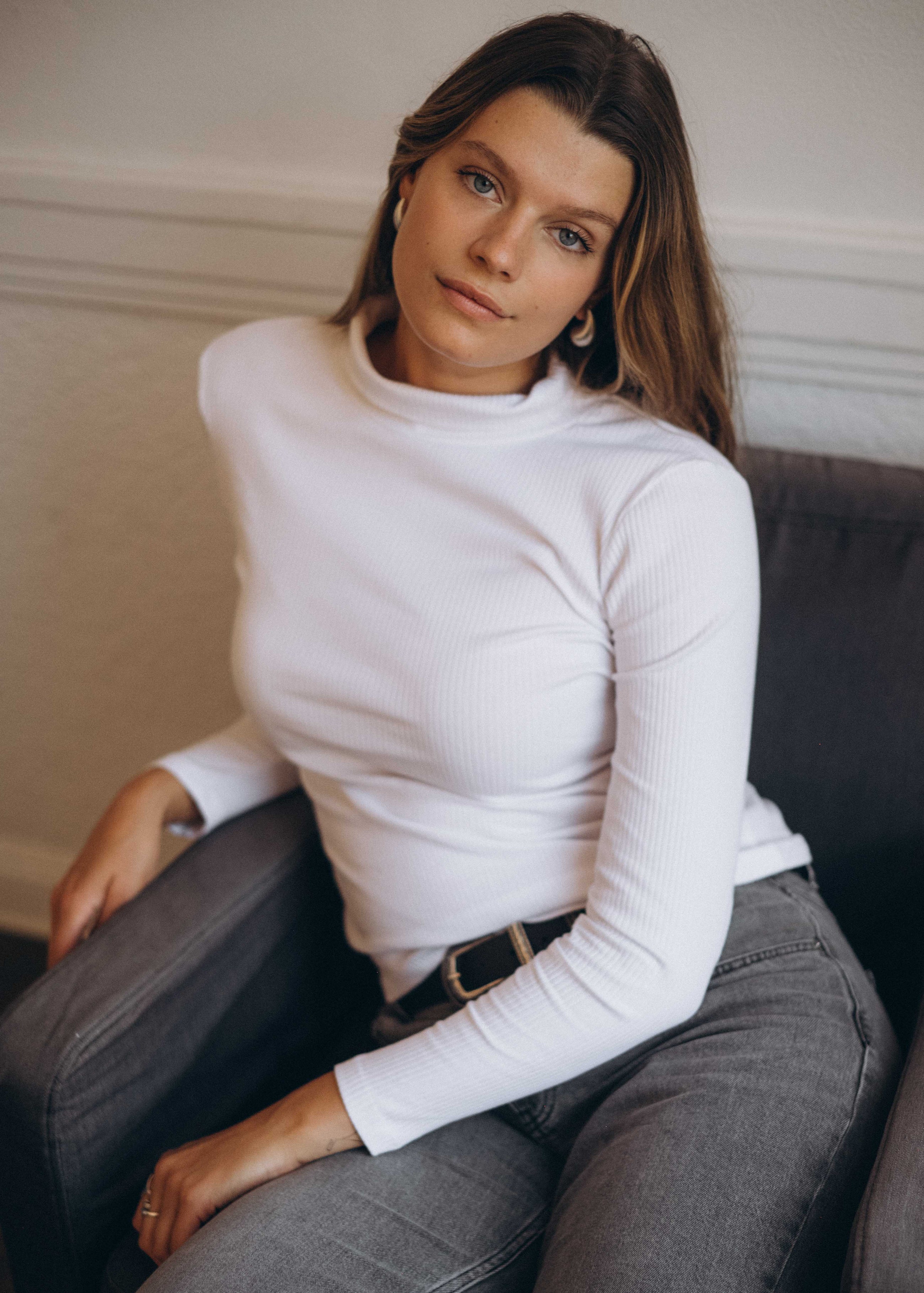 Unser Model Lotti ist <strong>184 cm</strong> groß und trägt <strong>Größe L</strong>.#