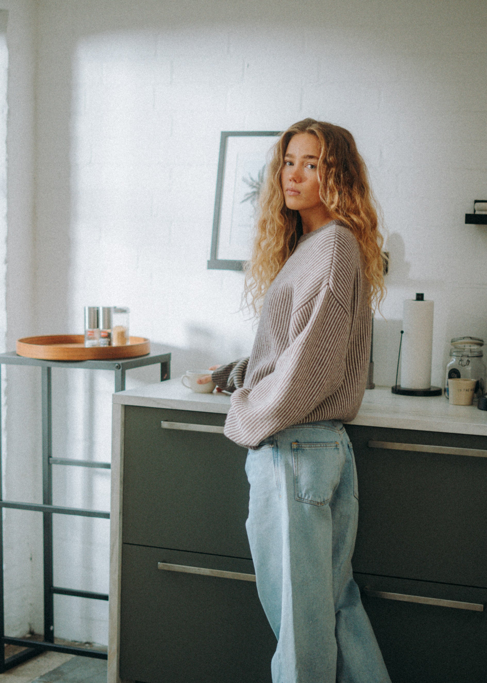 Unser Model Nika ist <strong>175 cm</strong> groß und trägt <strong>Größe S</strong>.#