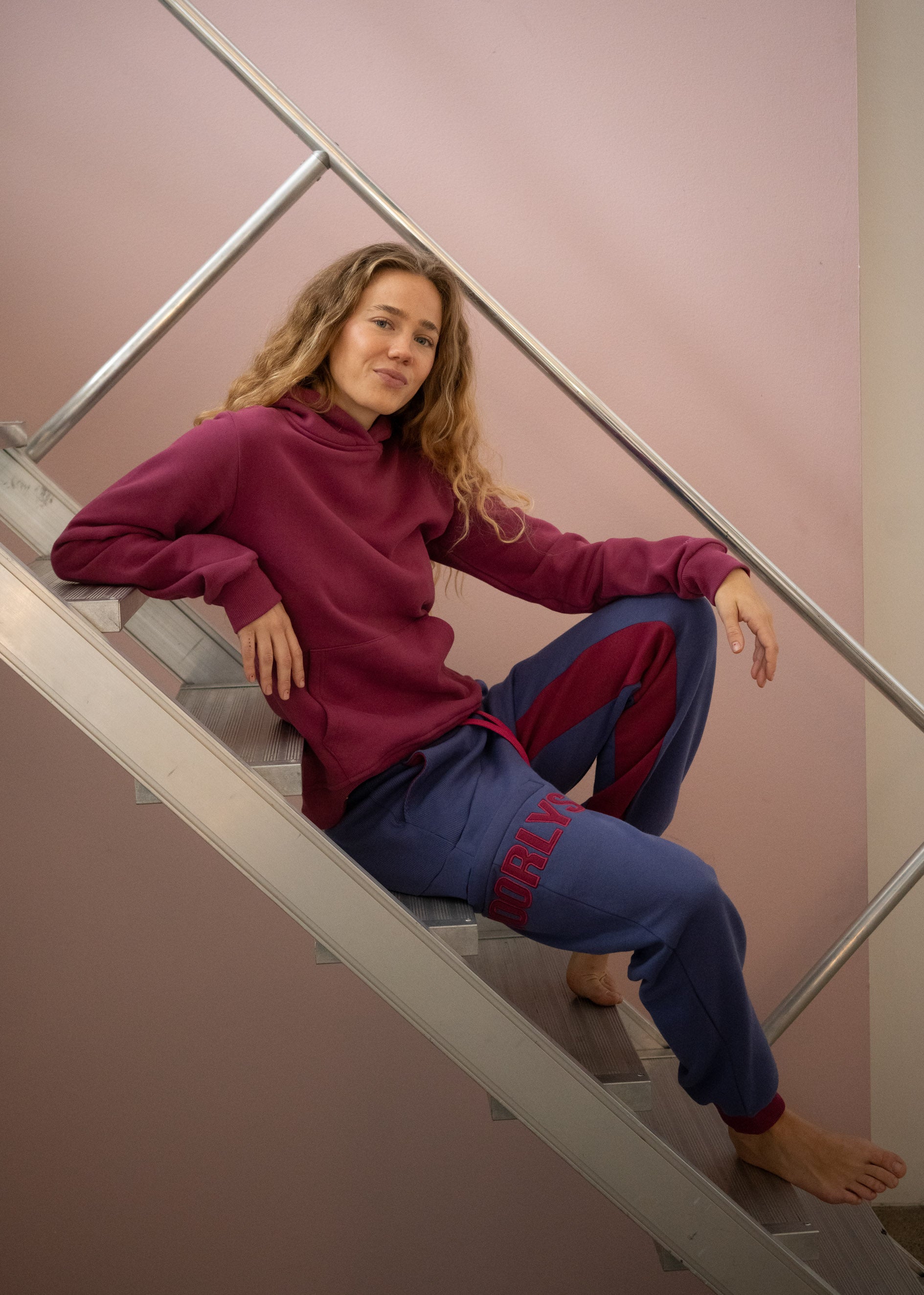 Unser Model Nika ist <strong>175 cm</strong> groß und trägt <strong>Größe S</strong>.#