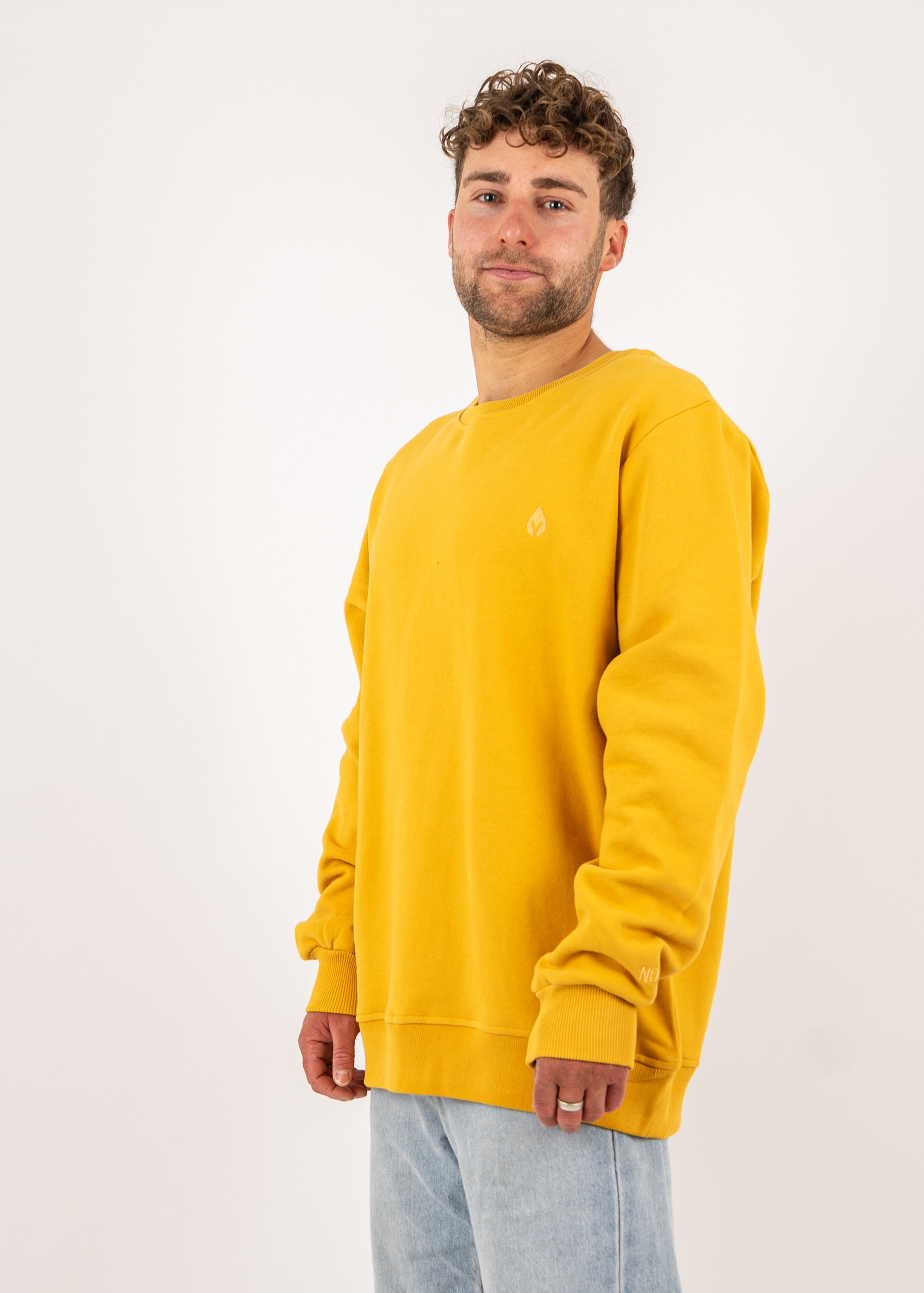 Unser Model Henry ist <strong>178 cm</strong> groß und trägt <strong>Größe L</strong>.#