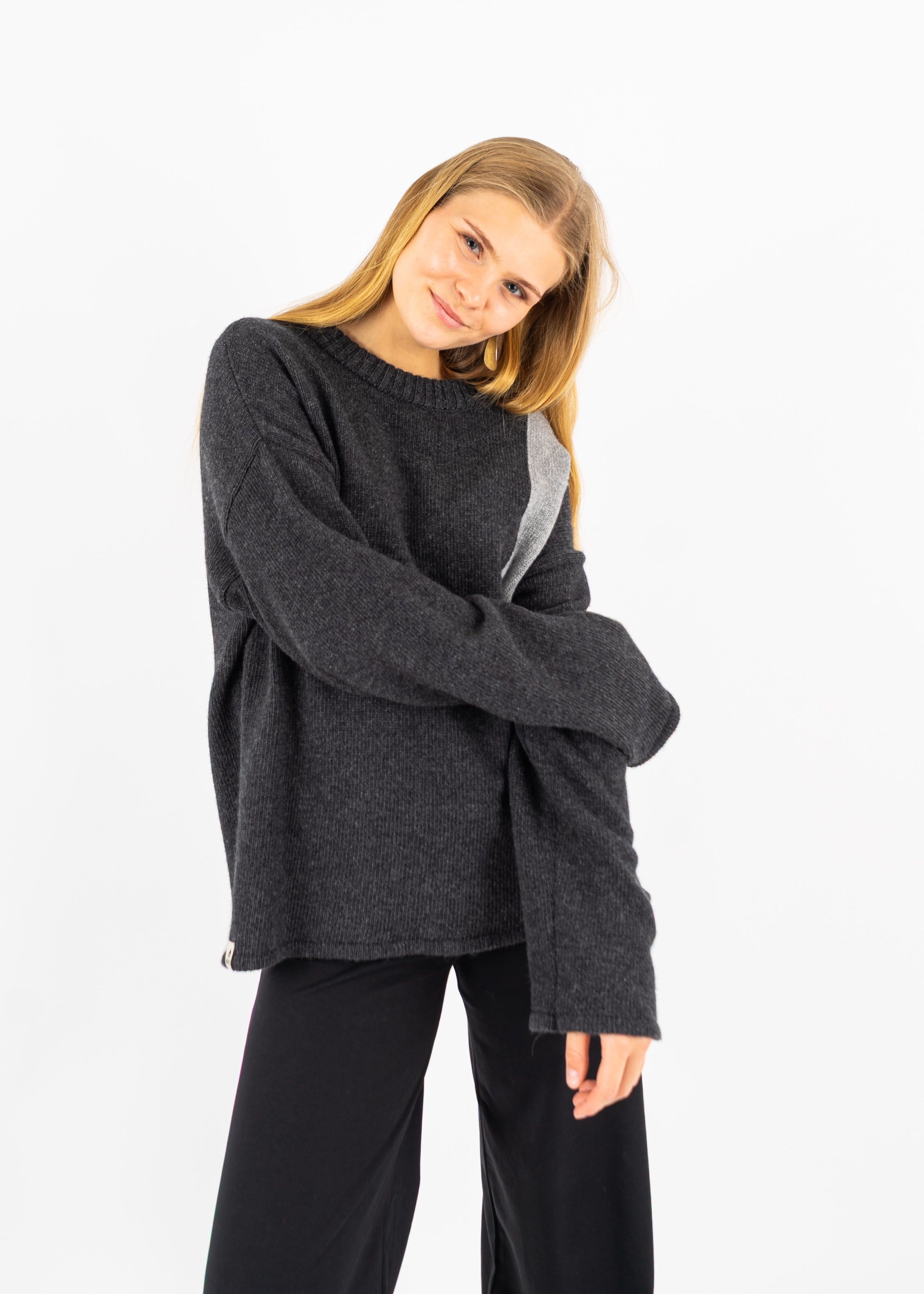 Unser Model Maike ist <strong>176 cm</strong> groß und trägt <strong>Größe S</strong>.#