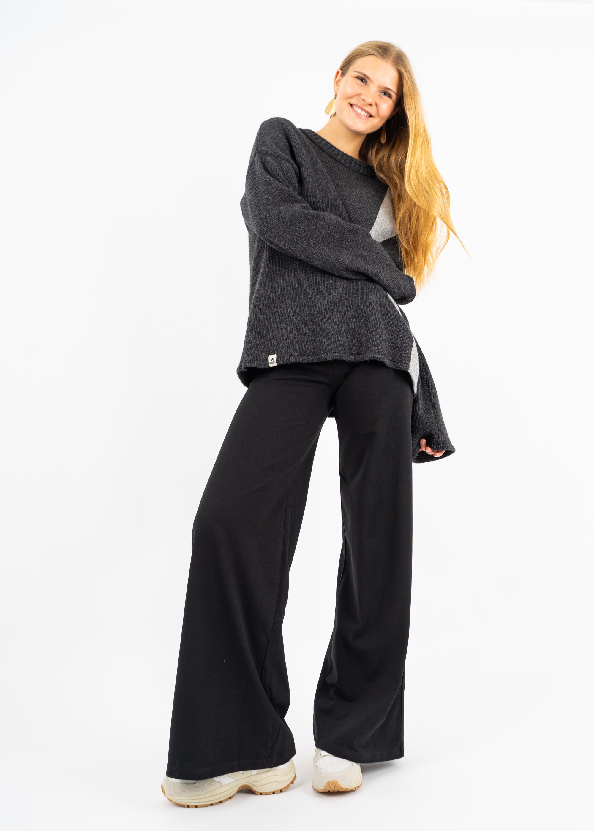 Unser Model Maike ist <strong>176 cm</strong> groß und trägt <strong>Größe S</strong>.#