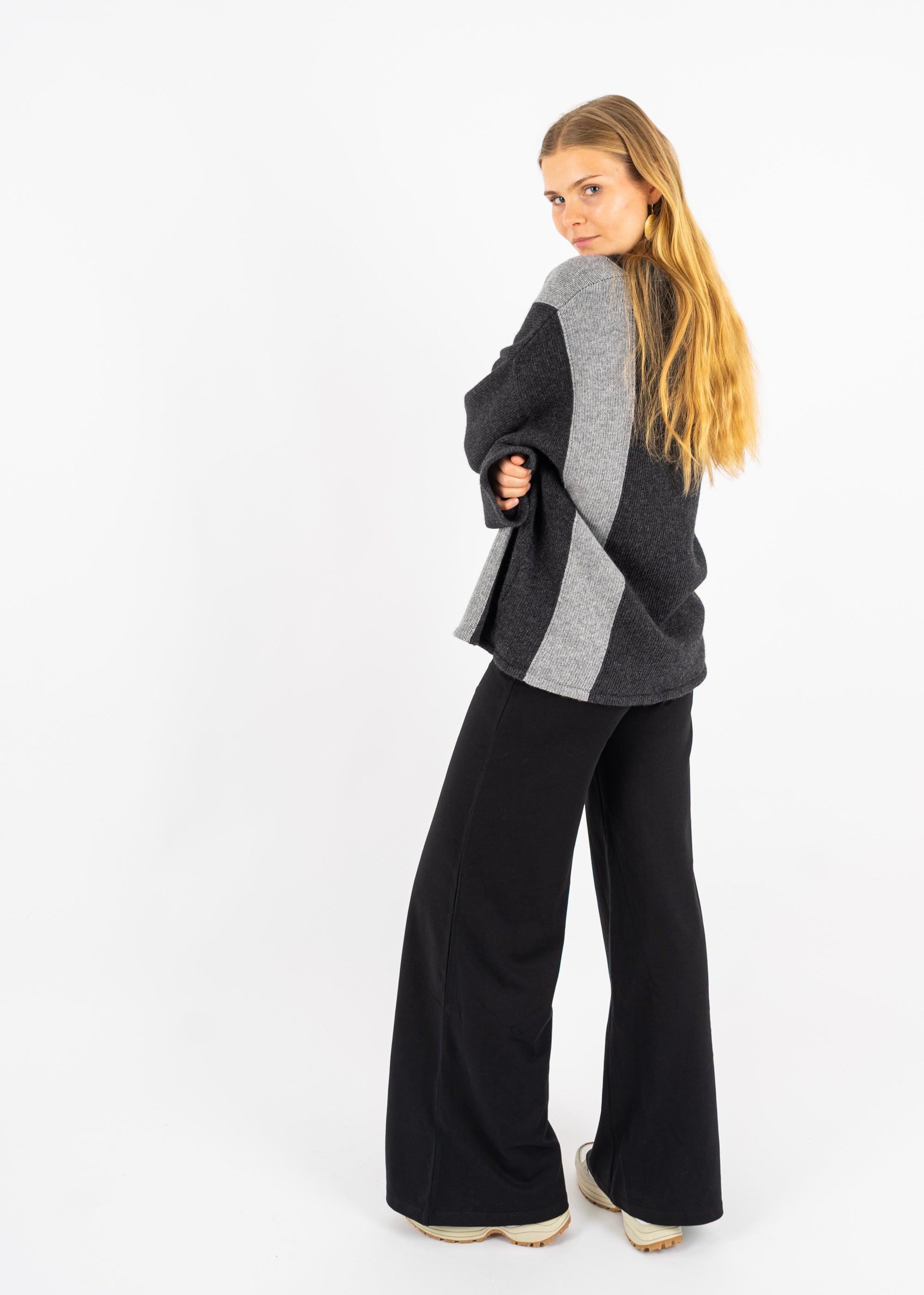 Unser Model Maike ist <strong>176 cm</strong> groß und trägt <strong>Größe S</strong>.#