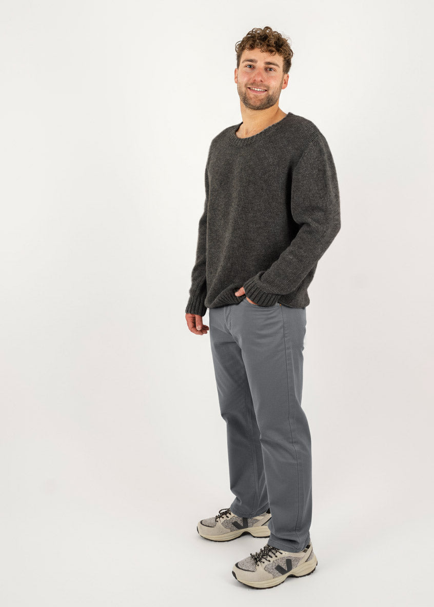 Bündel Strickpullover RIFFELT & Jogger-Chino ACHTERN StormyWeather