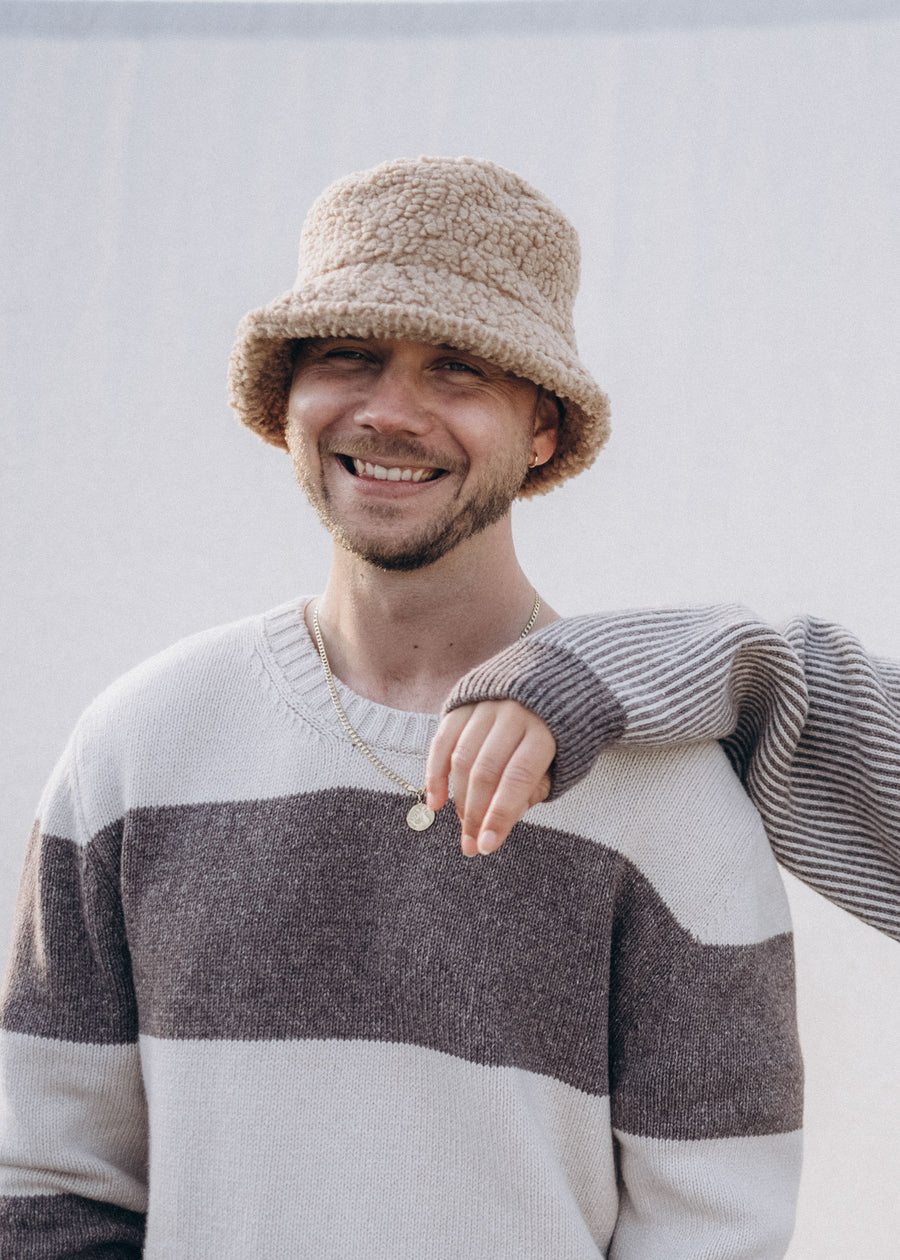 Unser Model Jonas ist 184 cm groß und trägt Größe XL.#