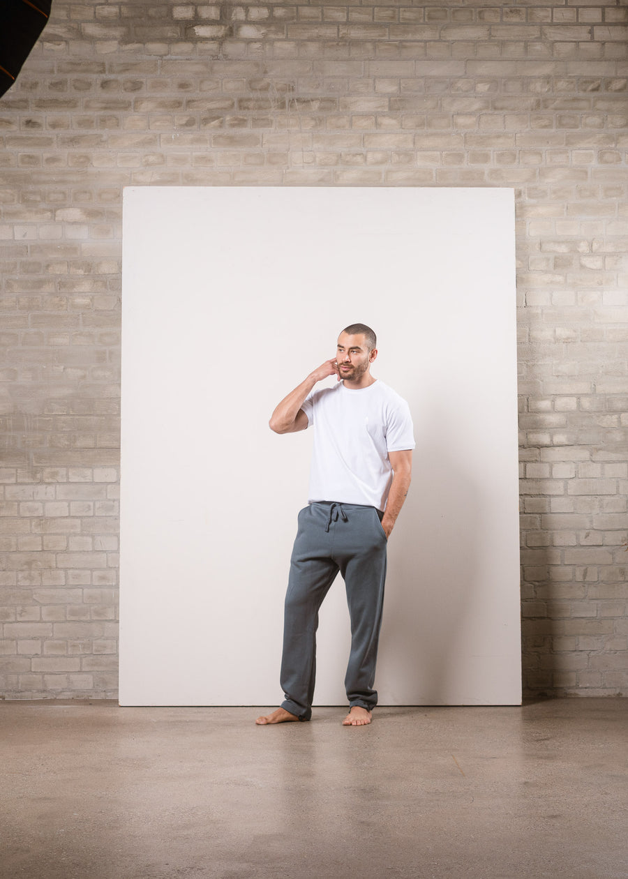 Unser Model Hugo ist 184 cm groß und trägt Größe L.#