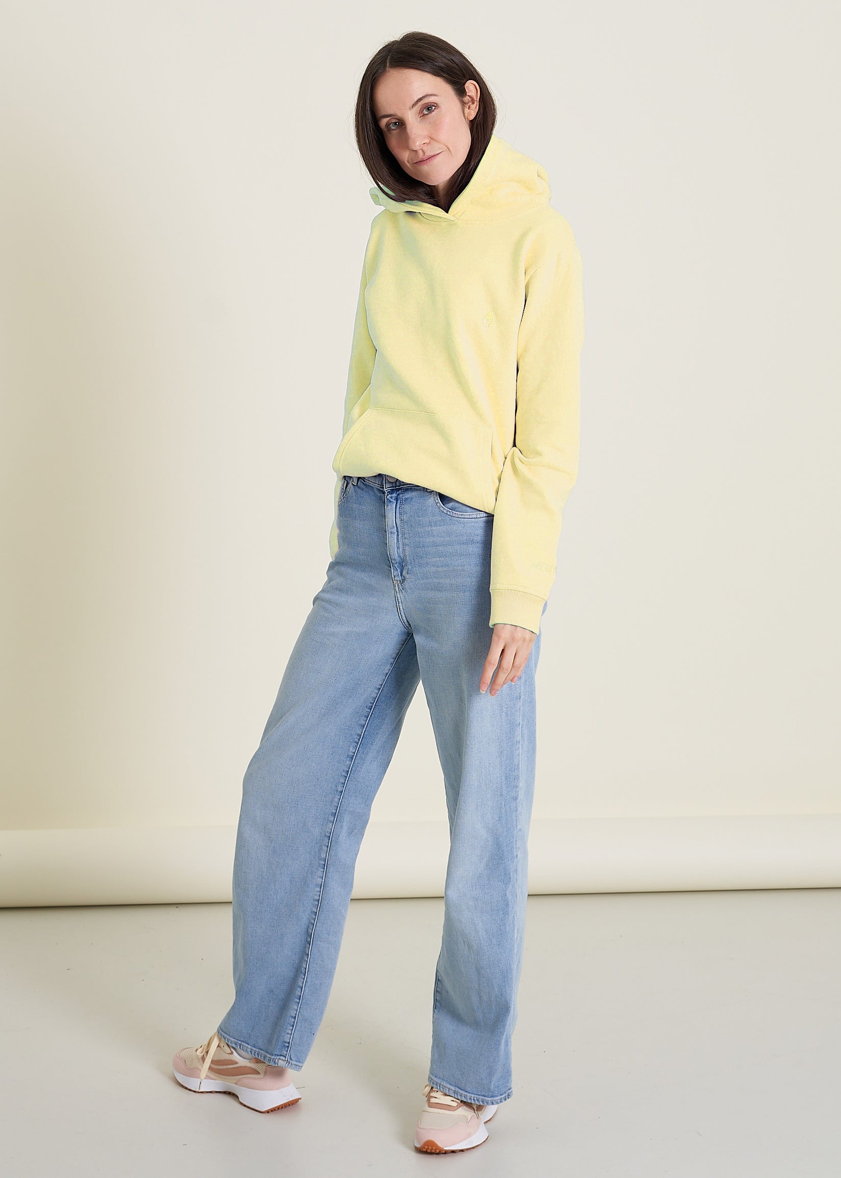 Unser Model Silke ist <strong>182 cm</strong> groß und trägt <strong>Größe M</strong>.#